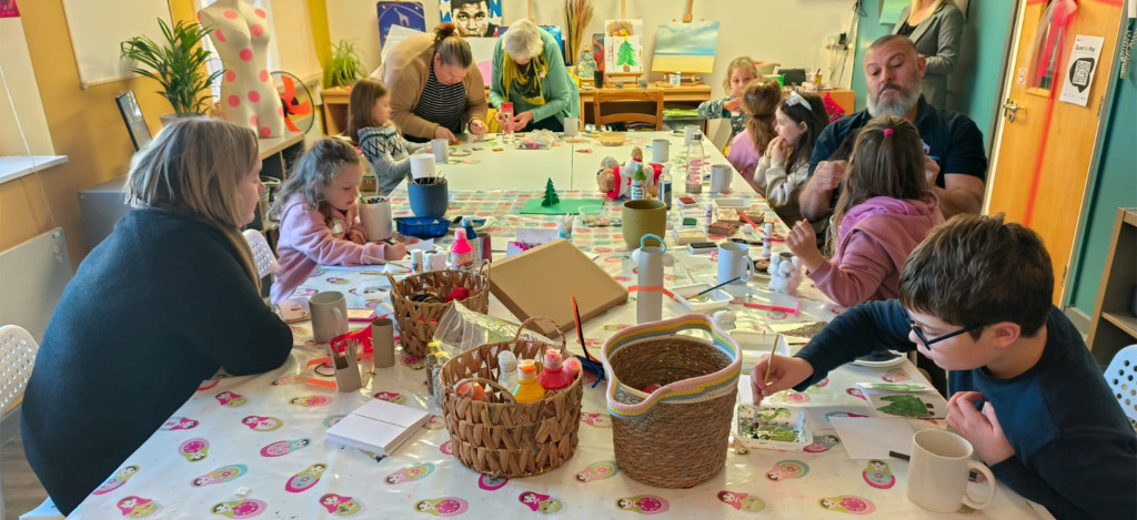 Therapeutic arts and crafts for children and adults in Trowbridge