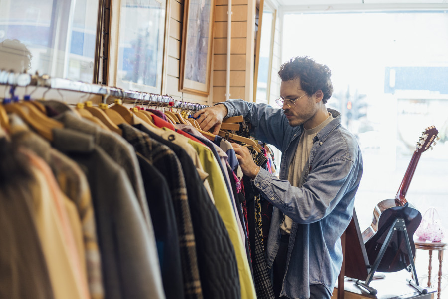 Retail Assistant  Volunteers (Melksham Clothes) - Thursdays/Fridays - hours to suit