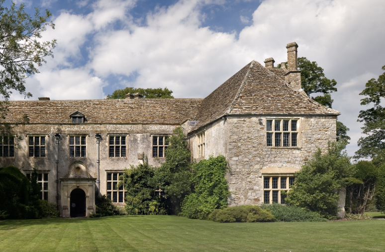 Duke of Edinburgh Volunteer - Avebury Manor